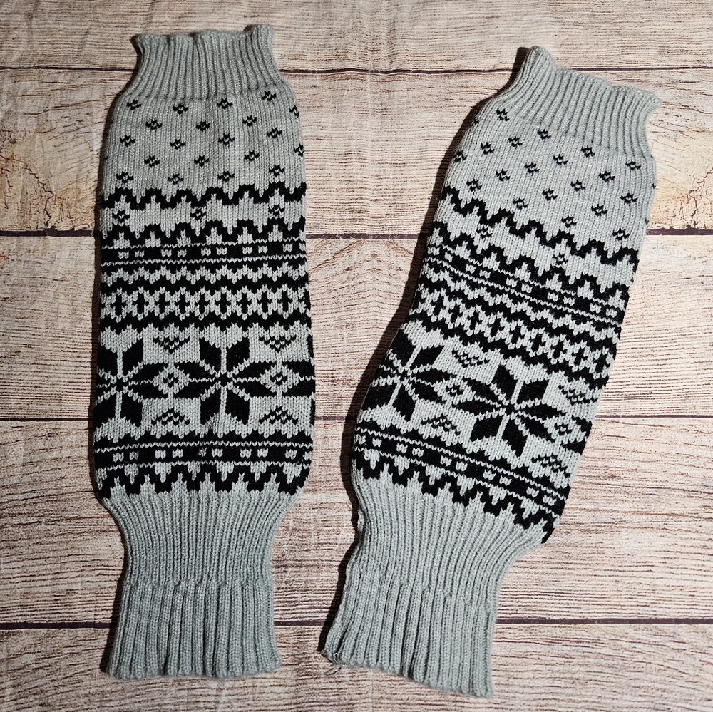 Gray and black acrylic leg warmers